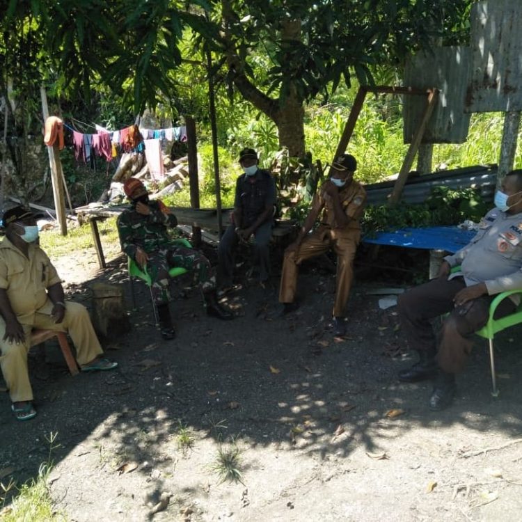 Bangun Hubungan Dengan Warga, Koramil 1709-03 Utamakan Komsos