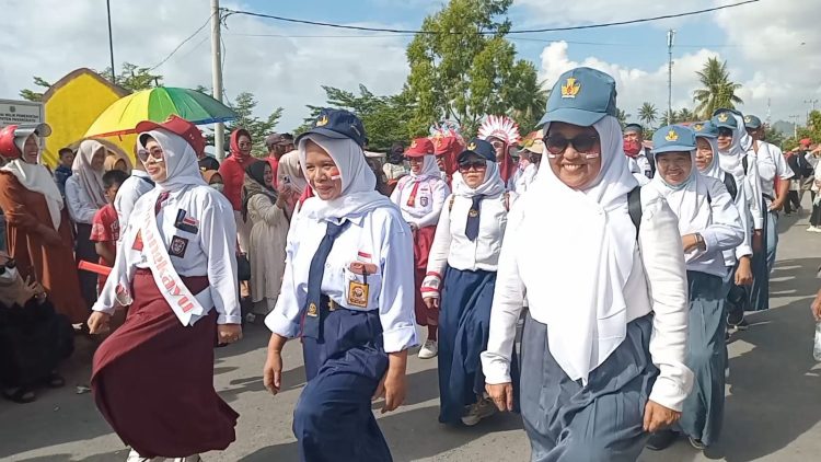 Memperingati HUT RI Ke-78, Camat Pasangkayu Mengadakan Lomba Gerak Jalan Santai