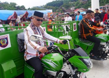 PT. PLN Nusantara Bakaru dan BPD Sulselbar Berikan Bantuan Motor Sampah Kepada Pemkab Mamasa