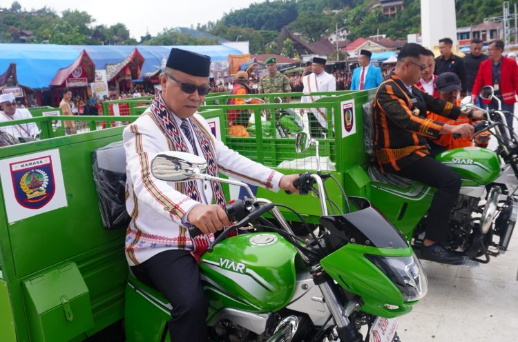 PT. PLN Nusantara Bakaru dan BPD Sulselbar Berikan Bantuan Motor Sampah Kepada Pemkab Mamasa