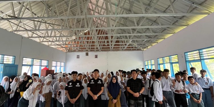 Tim Satgaswil Densus 88 AT Sulbar, Sosialisasikan IRET Dan NVE di SMKS Peduli Bangsa