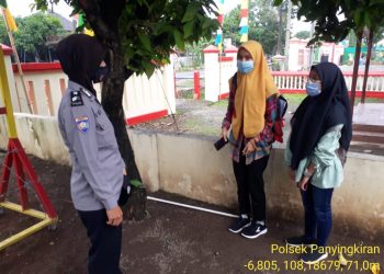 Program Cinapel, Bhabinkamtibmas Polsek Panyingkiran Sapa Anak Sekolah Imbau Tetap Pakai Maker