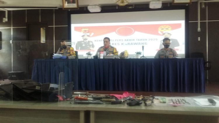 Polres Karawang Menggelar Press Rilis Ungkap Ratusan Kejahatan Selama Tahun 2020