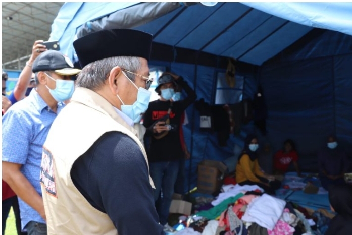 Prihatin : Gubernur Sulbar turun langsung meninjau para pengungsi Gempa