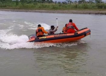 Korban Hilang : Polres Pasangkayu Bersama TIM SAR melakukan Pencarian Sampai Ke Muara Sungai Lariang