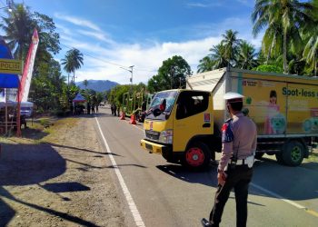 Putar Balik : Tercatat 51 Kendaraan di Pos Perbatasan Sulbar-Sulteng Balik Haluan