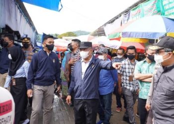 Pastikan Harga Pangan Stabil, Kapolda Sulbar Turun Langsung Kunjungi Pasar Sentral Mamuju