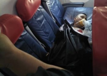 Menghembuskan Nafas Terakhir di Atas Pesawat, Wakil Bupati Kab. Kepulauan Sangihe Helmud Hontong Tutup Usia.