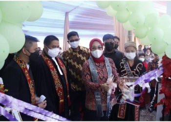 Bupati Mamuju Tanda Tangani Prasasti, GKSB Jemaat Zoar Taloang Resmi Ditabiskan