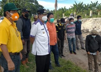 Kembali Lakukan Monitoring, Wabup Parimout Sebut “Tegur Kontraktor Jika Salah”