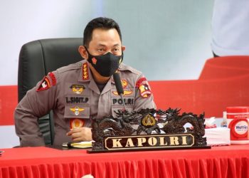 Beri Penghargaan Atas Pengabdian dan Dedikasi, Kapolri Sematkan 2.850 Penghargaan Kepada personil Polri