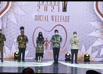 Terima Penghargaan, Pengurus DPD  PSI Kab. Kepulauan Yapen Ucapkan Selamat Kepada Bupati
