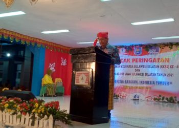 Hadiri HUT KKSS, Tony Tesar di Nobatkan Daeng Naba. Bagaimana Respon Sang Bupati ?