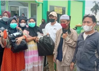 Salurkan Bantuan Untuk Korban Kebakaran, Tidar dan Sahabat Rahmatia Kota Balikpapan Bergerak