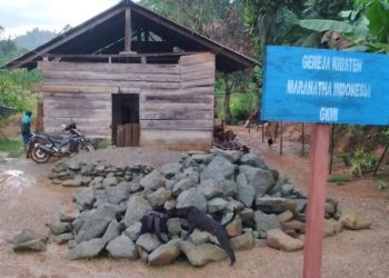 Merangkap Buruh, Kulih Hingga Ngojek, Pdt. Rober Bekerja Keras Untuk Membangun Gereja Tuhan