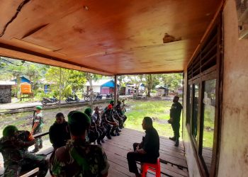 Pasca Natal dan Tahun Baru Babinsa Yapen Selatan Laksanakan Komsos