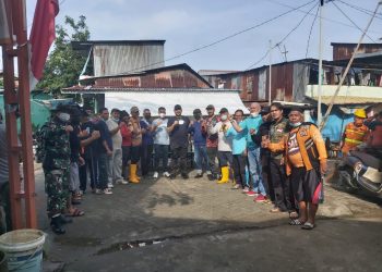 Bersama Staf, Camat Panakkukang Laksanakan Kerja Bhakti