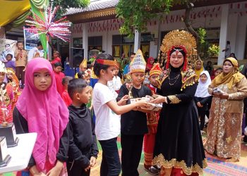 Sempena Sumpah Pemuda, SDN 157 Taja Kegiatan Pentas Seni , Siswa Raja Firman Sitorus Raih Juara Satu
