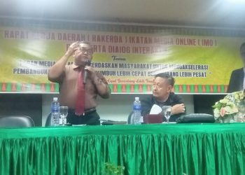 Drs Wahyudi El Pangabean Menjadi Narasumber Rapat kerja Ikatan Media Online Riau Serta Dialog Interaktif