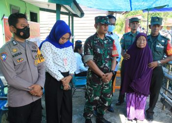 Vicom Kodim 1427/Pky  Bersama  Pangdam XIV/Hsn, Dalam Rangka Peresmian dan Penyerahan Kunci Bantuan RTLH