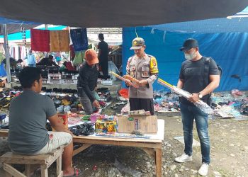 Sejumlah Pedagang Petasan Dipasar Martajaya Terjaring razia Oleh Satuan Polsek Pasangkayu