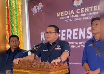 Abu Bakar Sidik Pimpin Bacaleg DPD Partai NasDem Kota Pekanbaru Mendaftar Resmi Ke KPU
