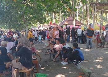 Momen Tahun Baru 2024, Ribuan Pengunjung Padati Wisata Pantai Koa-Koa
