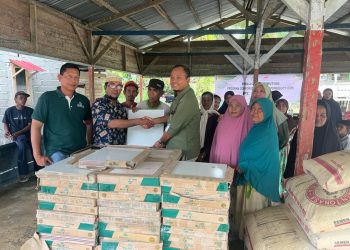 Melaksanakan Kewajibannya, PT Mamuang Berikan Bantuan Kepada Warga Suku Kaili Tado melalui Program CSR