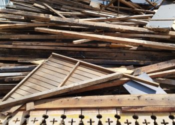 Diduga Kontraktor dan Kadis Kelautan / Perikanan Riau Jual Seng/ Kayu Bekas Eks Kantor, Ketua GEMMPAR Minta PJ Gubri Copot Yurnalis