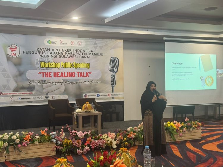 “Apoteker Mamuju Gelar Workshop Public Speaking untuk Tenaga Medis: ‘The Healing Talk’ untuk Meningkatkan Kemampuan Berbicara yang Menyentuh Hati Pasien”
