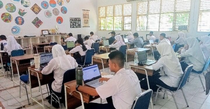 Ratusan Peserta Jalani TPA Berbasis CBT, SMAN Plus Riau Saring Bibit Unggul