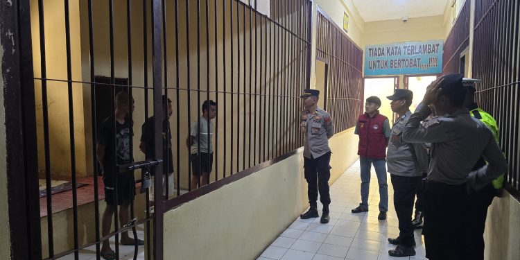 Polres Mamasa Lakukan Pengecekan Piket Fungsi dan Pemeriksaan Tahanan untuk Jaminan Profesionalisme