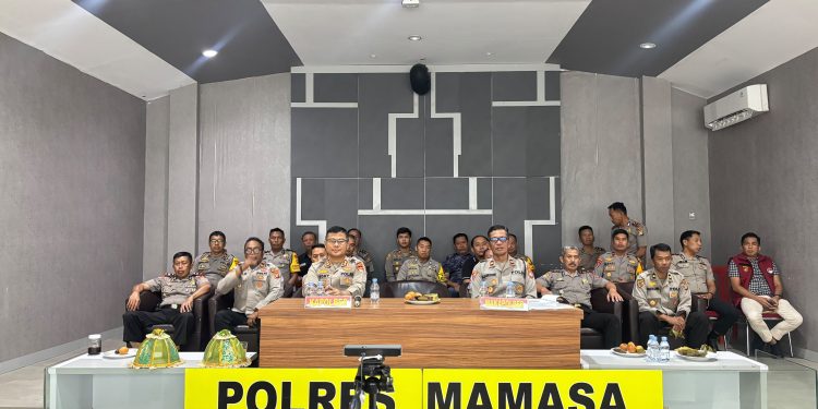 Polres Mamasa Ikuti Arahan Kapolri Terkait Program Prioritas Polisi Bersama Masyarakat Melalui Zoom Meeting