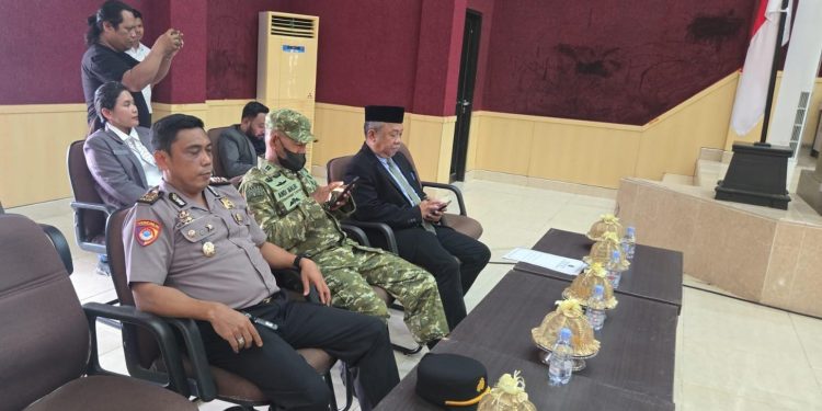 Mewakili Kapolres Pasangkayu, Kabag Ren Hadiri Rapat Paripurna Penyerahan Rancangan APBD Tahun Anggaran 2027