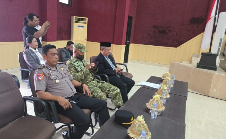 Mewakili Kapolres Pasangkayu, Kabag Ren Hadiri Rapat Paripurna Penyerahan Rancangan APBD Tahun Anggaran 2027